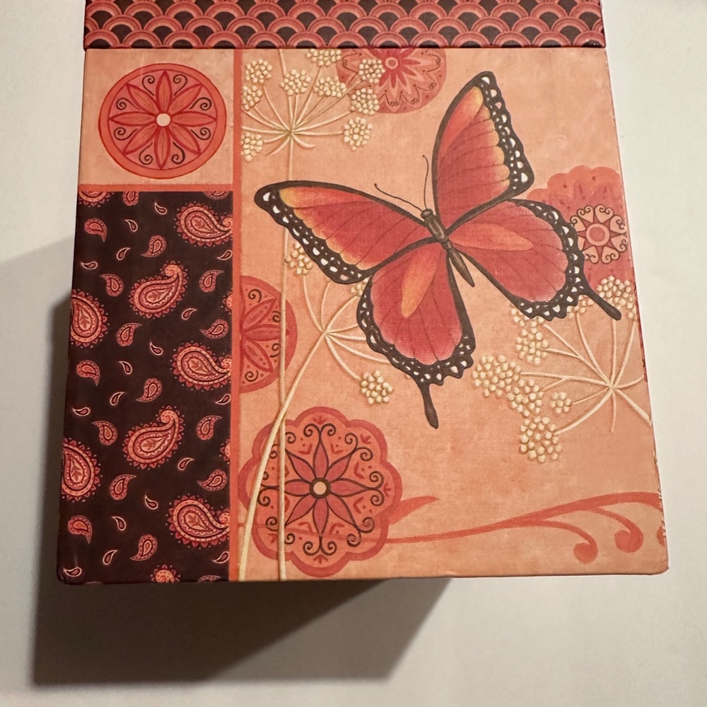 Legacy Designer Tissue Box Cover.